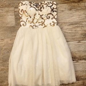 Dress / Gold Color